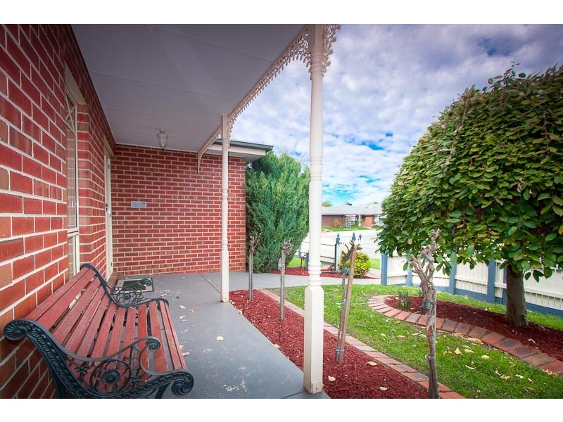 32 Thornton Avenue, Sunbury VIC 3429