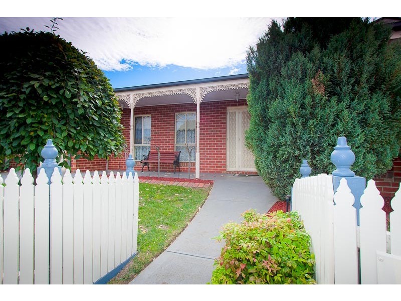 32 Thornton Avenue, Sunbury VIC 3429