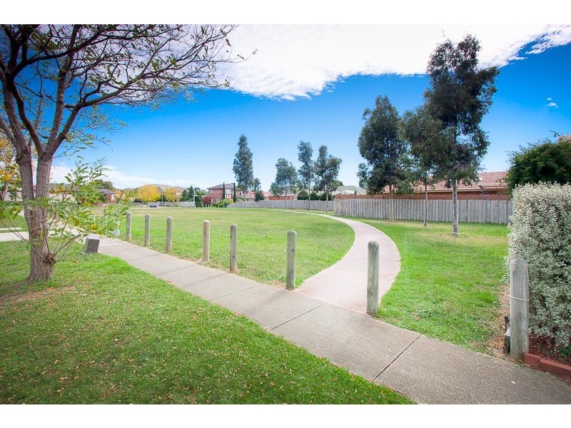 32 Thornton Avenue, Sunbury VIC 3429