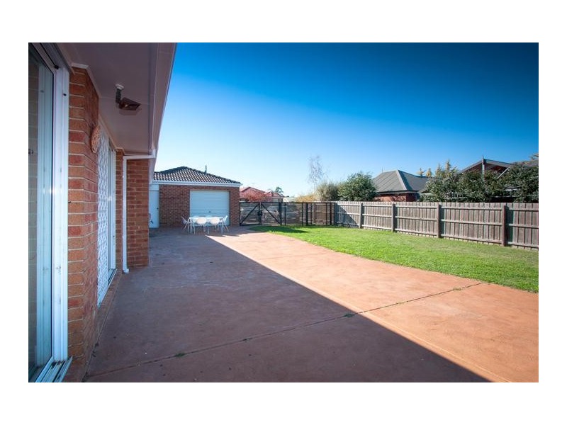 24 Noble Way, Sunbury VIC 3429