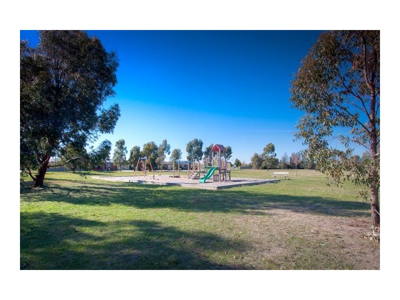 24 Noble Way, Sunbury VIC 3429
