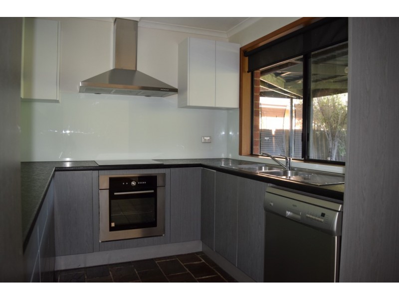 27 Westward Ho Drive, Sunbury VIC 3429