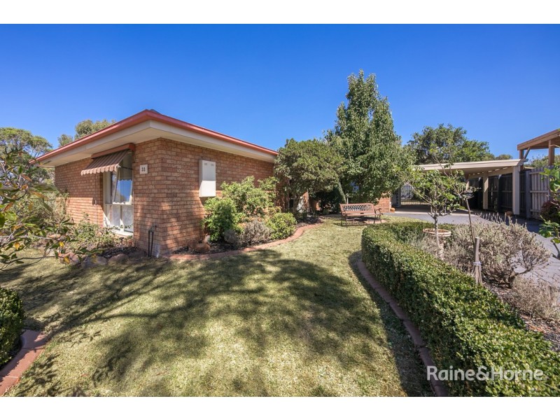33 McEwen Drive, Sunbury VIC 3429
