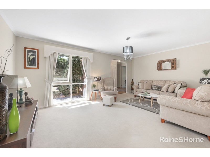 33 McEwen Drive, Sunbury VIC 3429