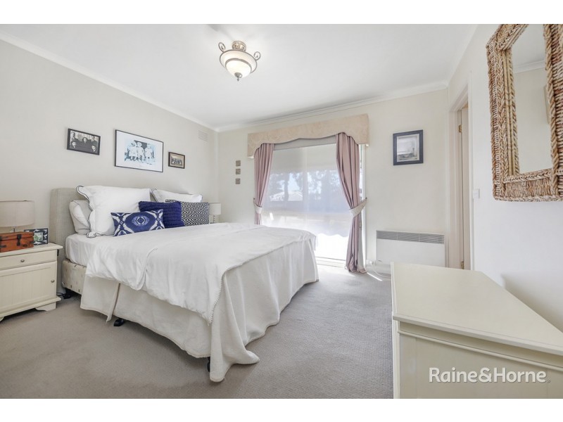 33 McEwen Drive, Sunbury VIC 3429