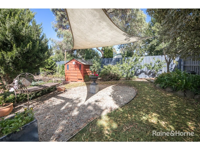 33 McEwen Drive, Sunbury VIC 3429
