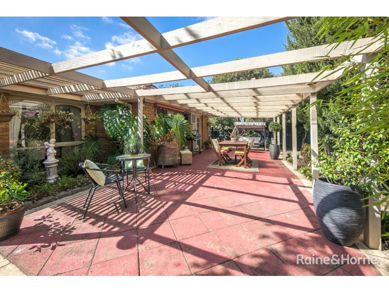 33 McEwen Drive, Sunbury VIC 3429