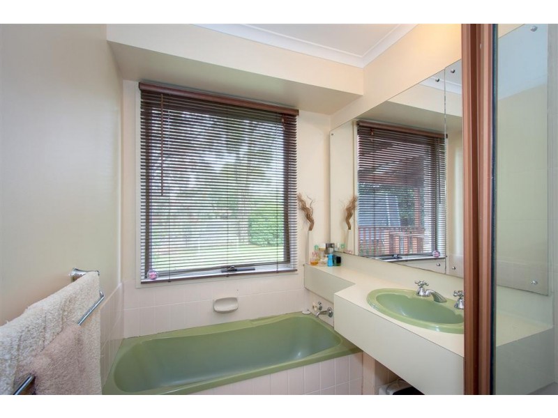 5 Monterey Court, Sunbury VIC 3429