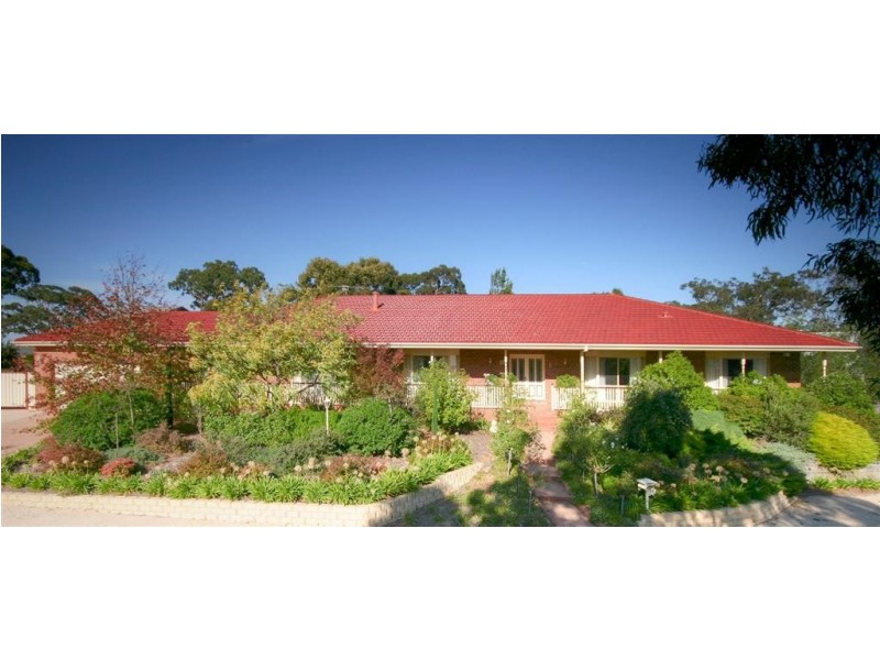 24 Yellow Gum Boulevard, Sunbury VIC 3429