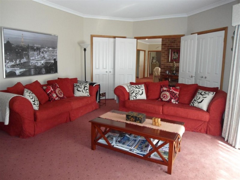 24 Yellow Gum Boulevard, Sunbury VIC 3429