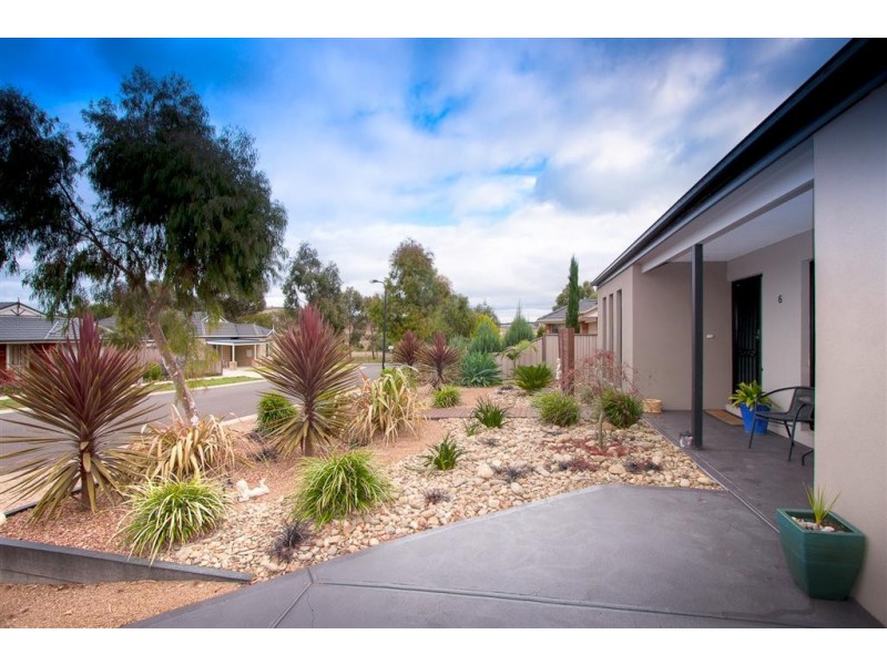 6 Sandpiper Grove, Sunbury VIC 3429