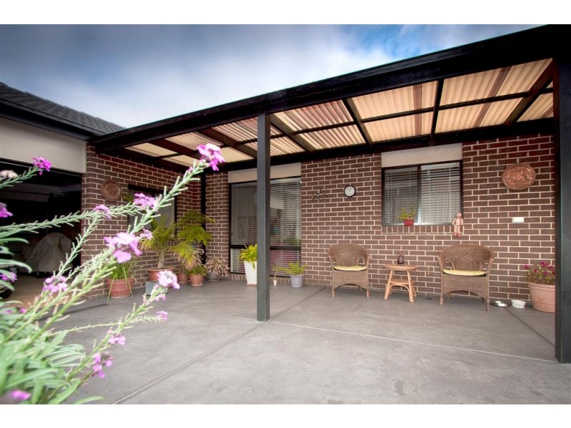 6 Sandpiper Grove, Sunbury VIC 3429
