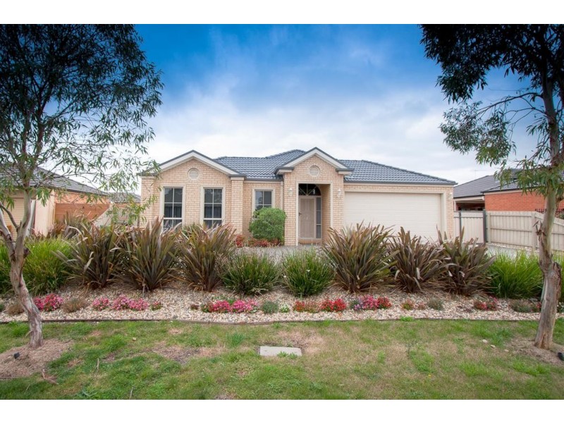 8 Orchardview Grove, Sunbury VIC 3429
