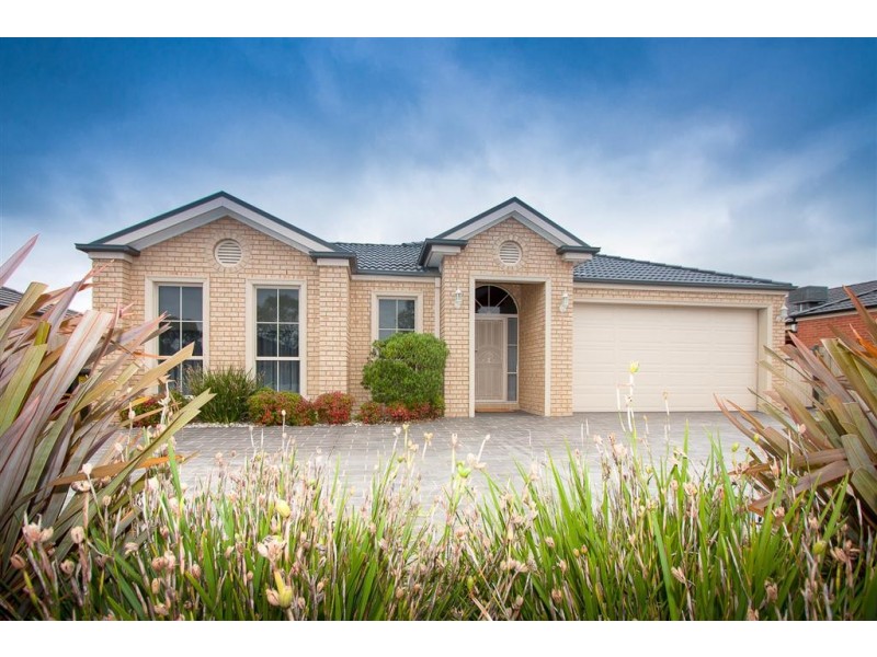 8 Orchardview Grove, Sunbury VIC 3429