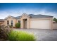 8 Orchardview Grove, Sunbury VIC 3429