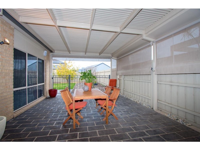 8 Orchardview Grove, Sunbury VIC 3429