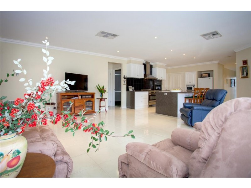 21 Liquidamber Way, Sunbury VIC 3429