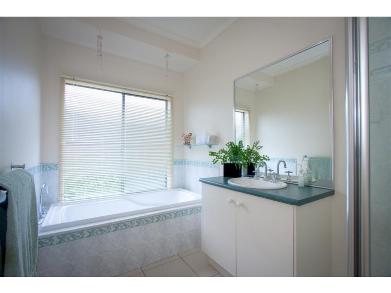 1 Old Winery Road, Sunbury VIC 3429