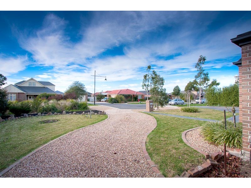 7 Highdale Close, Sunbury VIC 3429