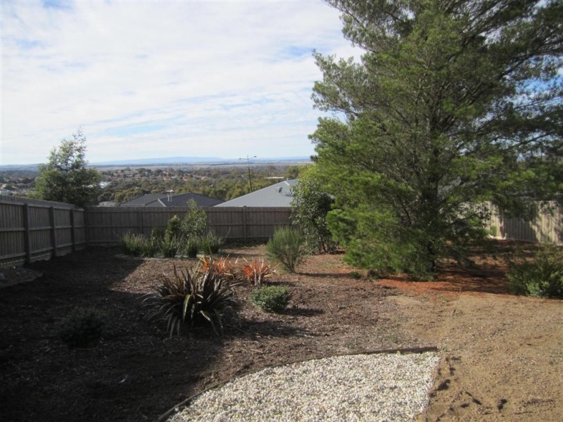 6 EMMA COURT, Sunbury VIC 3429