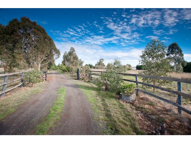 25 Emu Creek Road, Wildwood VIC 3429