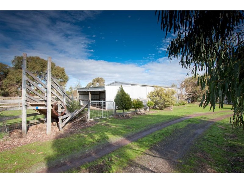 25 Emu Creek Road, Wildwood VIC 3429