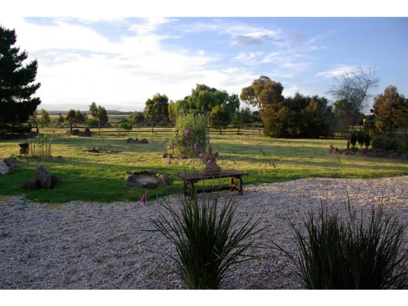 25 Emu Creek Road, Wildwood VIC 3429