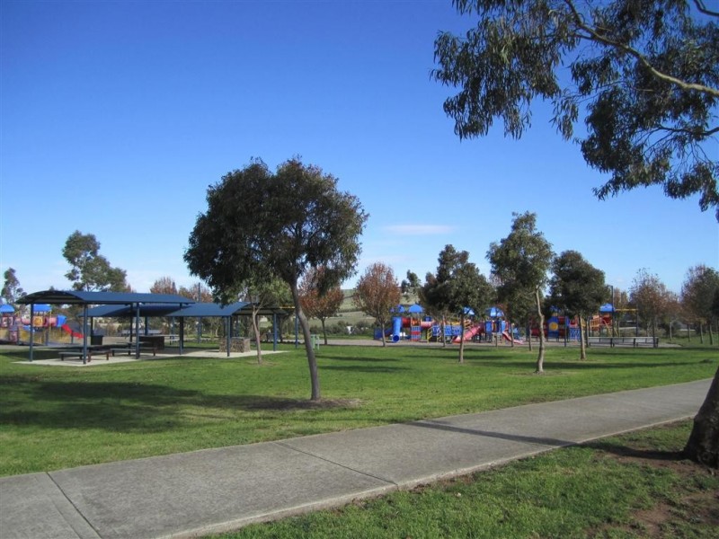 12 Betula Terrace, Sunbury VIC 3429