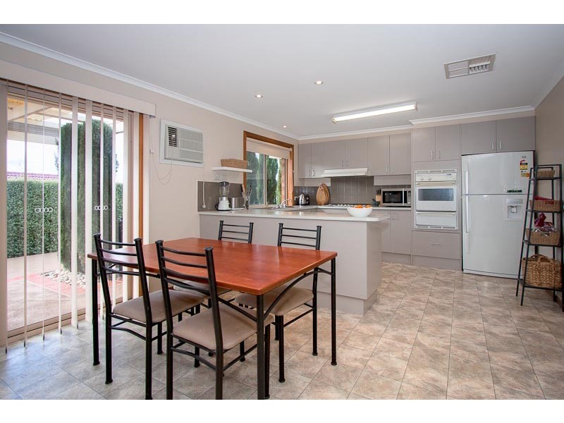 49 Olive Grove, Sunbury VIC 3429