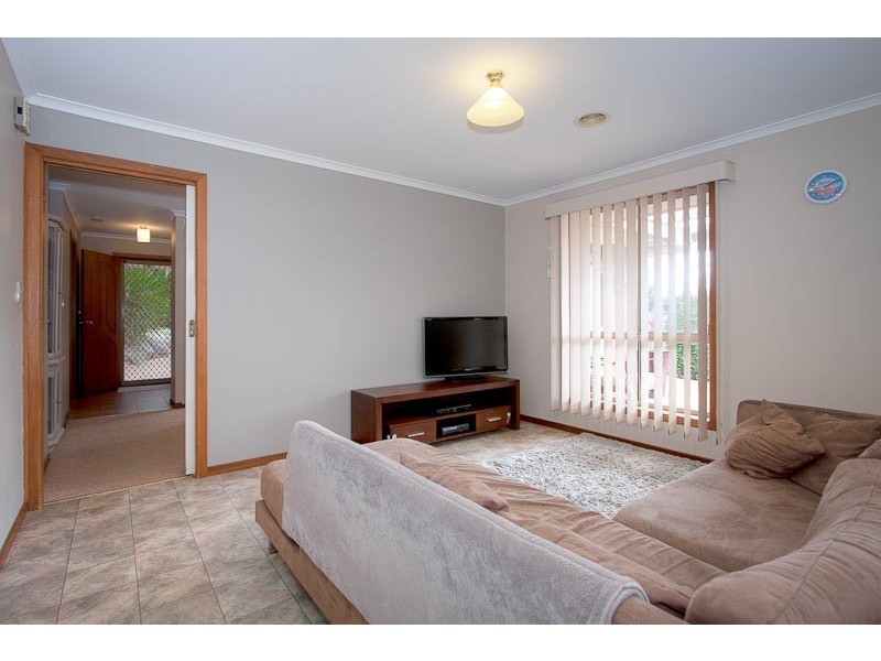 49 Olive Grove, Sunbury VIC 3429