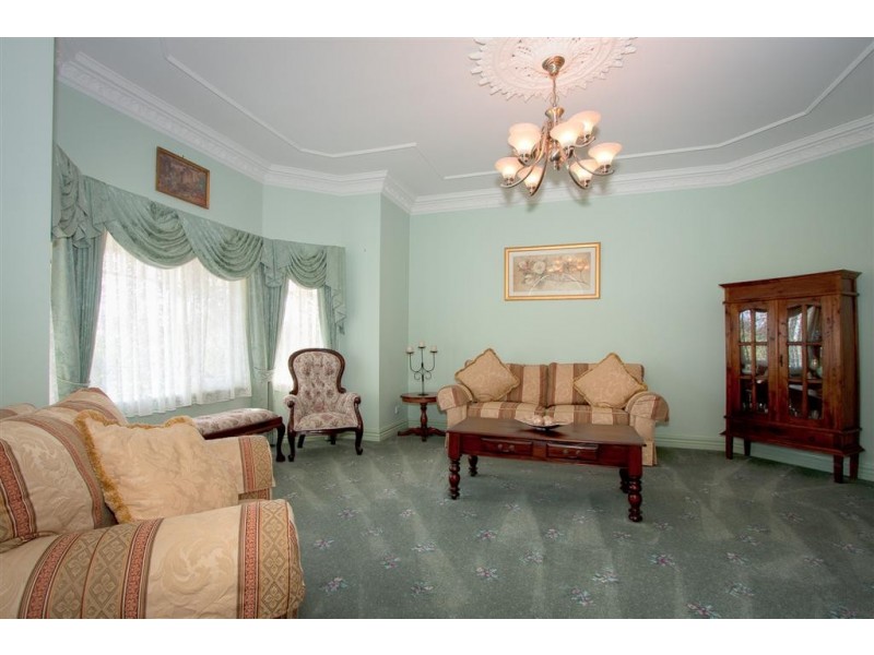 6 Rupertsdale Road, Sunbury VIC 3429