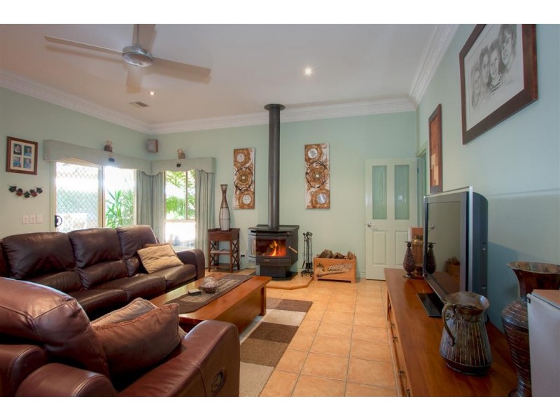 6 Rupertsdale Road, Sunbury VIC 3429