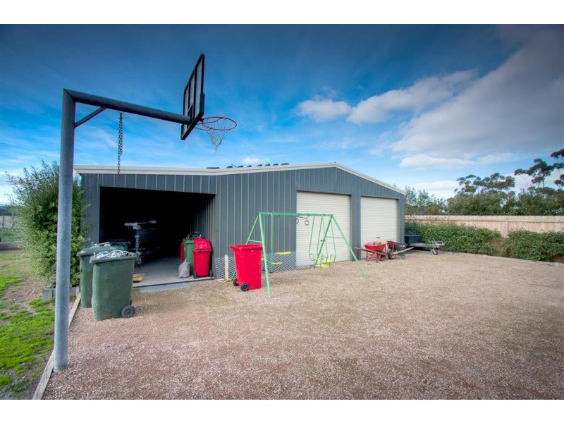 6 Rupertsdale Road, Sunbury VIC 3429
