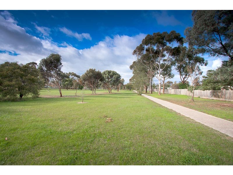 43 Melba Avenue, Sunbury VIC 3429