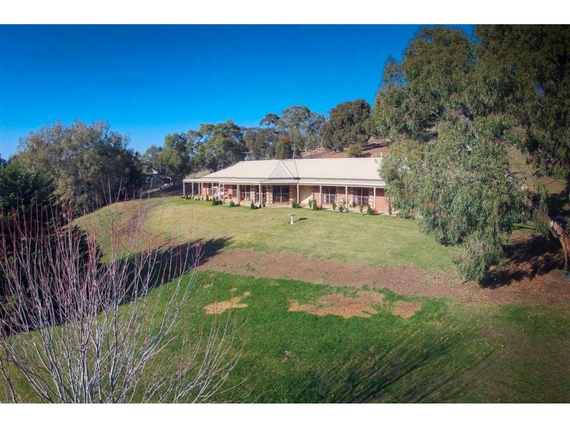 2 Valley View Crescent, Sunbury VIC 3429