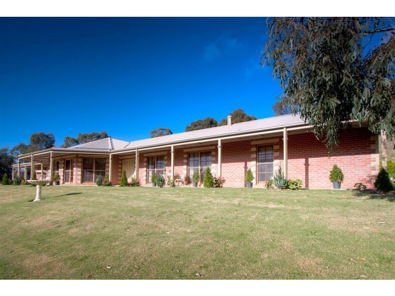 2 Valley View Crescent, Sunbury VIC 3429