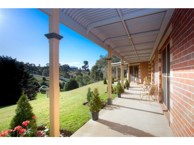 2 Valley View Crescent, Sunbury VIC 3429