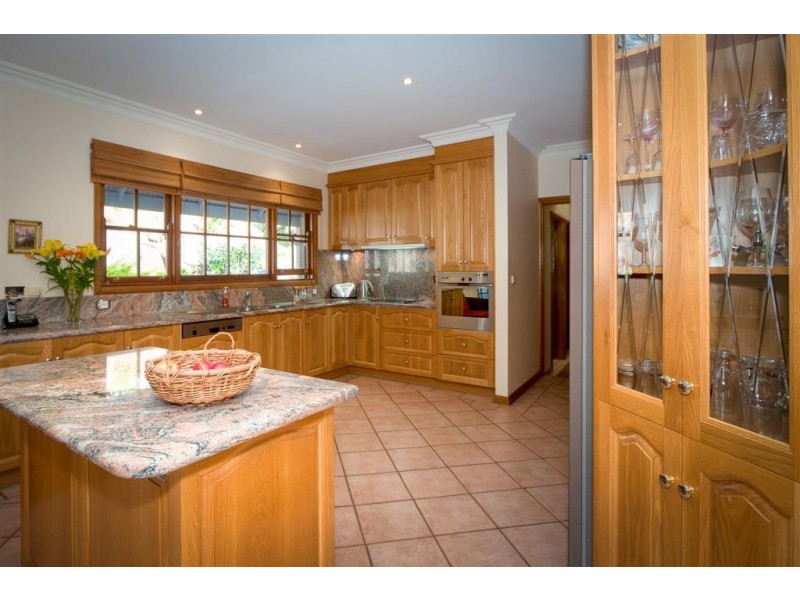 2 Valley View Crescent, Sunbury VIC 3429