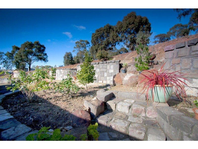 2 Valley View Crescent, Sunbury VIC 3429