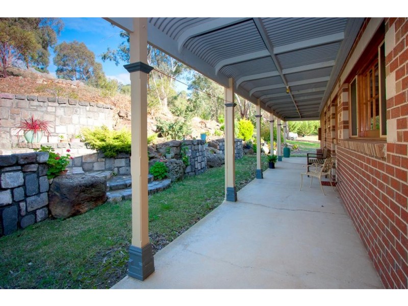 2 Valley View Crescent, Sunbury VIC 3429