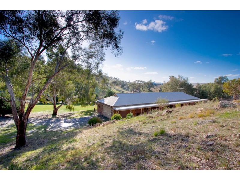 2 Valley View Crescent, Sunbury VIC 3429