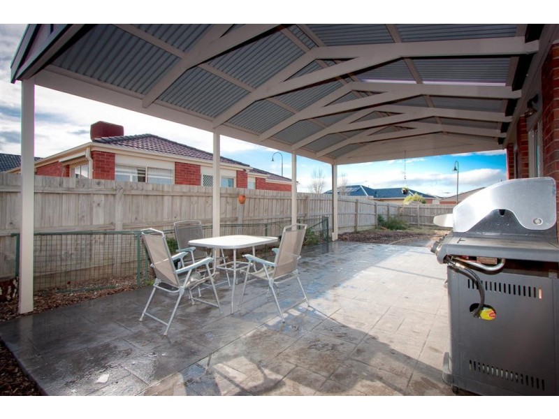 2 Massie Circuit, Sunbury VIC 3429