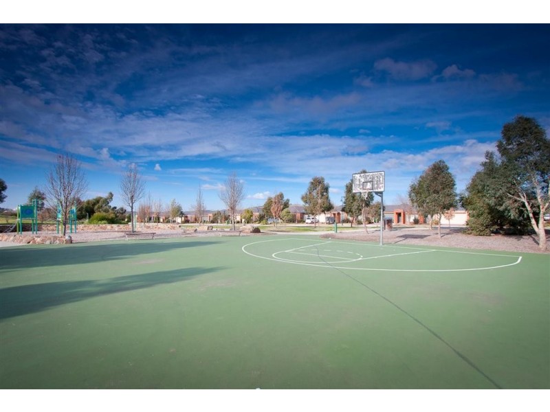 2 Massie Circuit, Sunbury VIC 3429