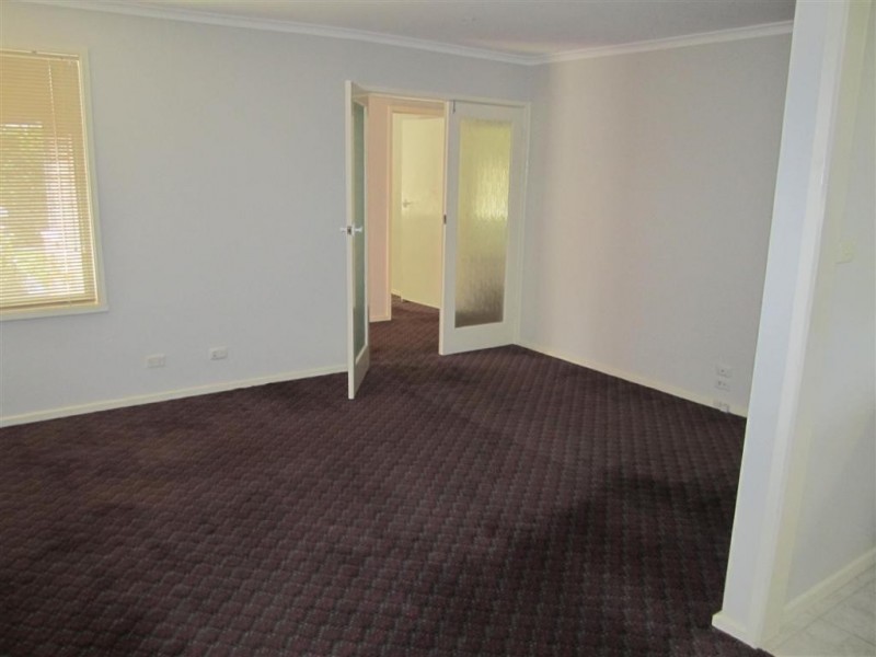 15 MELBA AVENUE, Sunbury VIC 3429