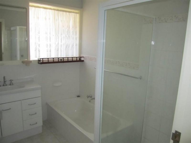 15 MELBA AVENUE, Sunbury VIC 3429