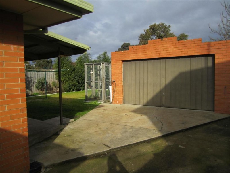 15 MELBA AVENUE, Sunbury VIC 3429