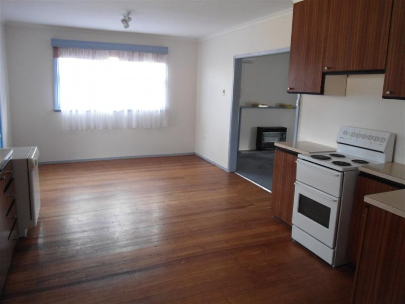 327 ELIZABETH DRIVE, Sunbury VIC 3429