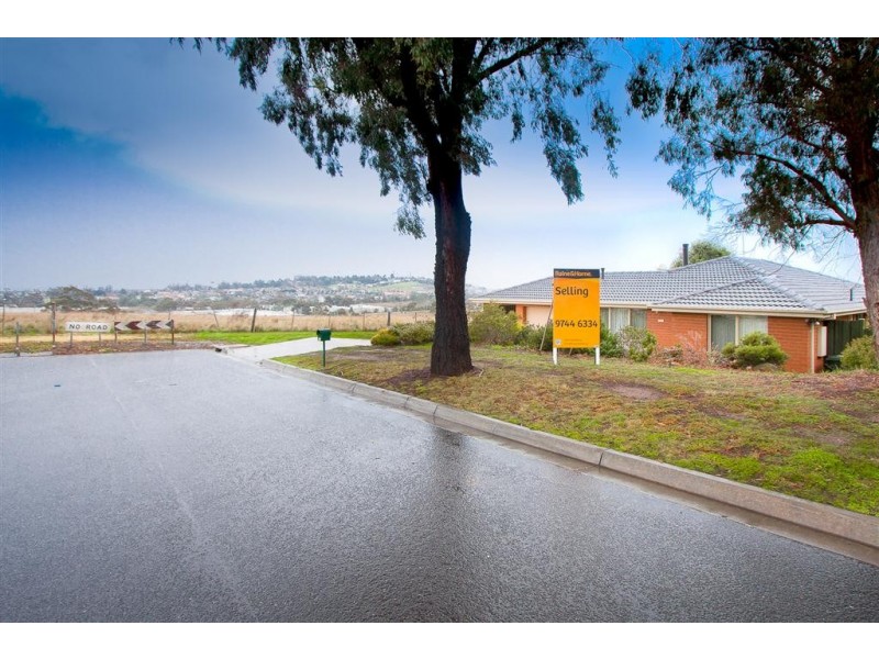 4 Lewin Street, Sunbury VIC 3429