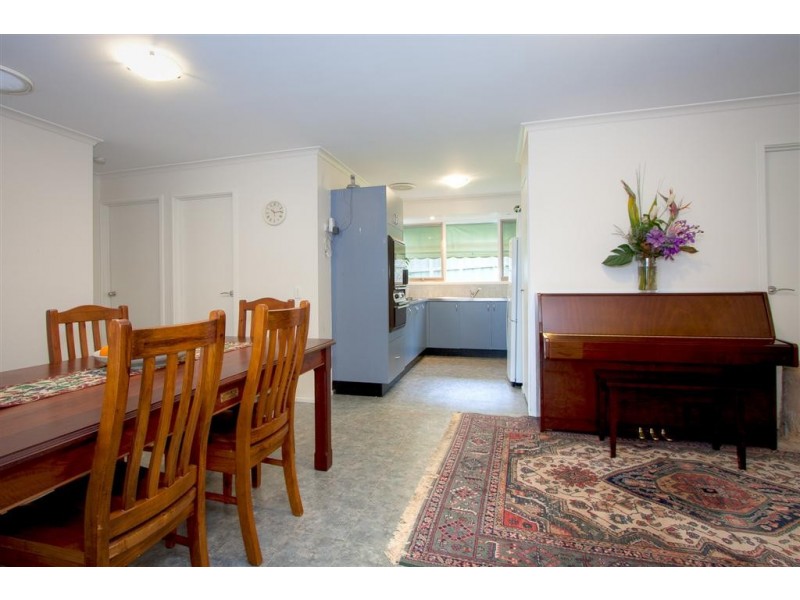 4 Lewin Street, Sunbury VIC 3429