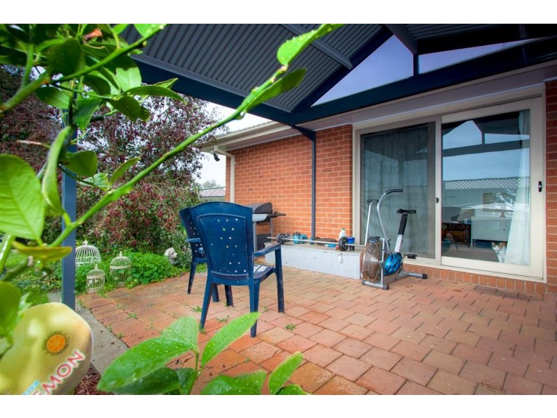 4 Lewin Street, Sunbury VIC 3429